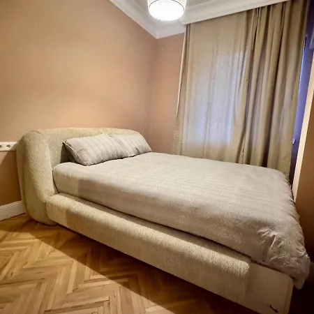 아파트 New In Center 2 Bedroom 7 Stars