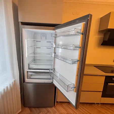 New In Center 2 Bedroom 7 Stars Апартаменты *