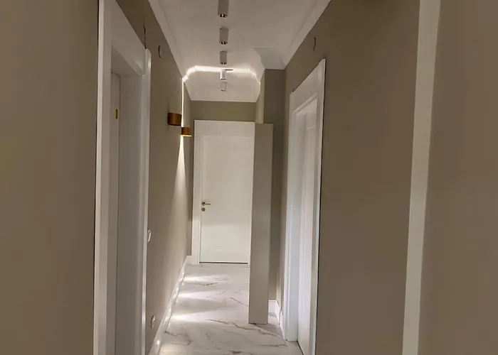 New In Center 2 Bedroom 7 Stars