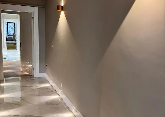 New In Center 2 Bedroom 7 Stars Apartment *